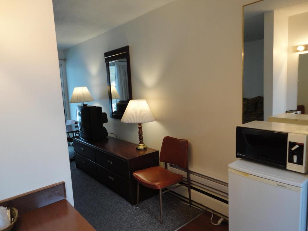 Monashee Motel シカマス エクステリア 写真