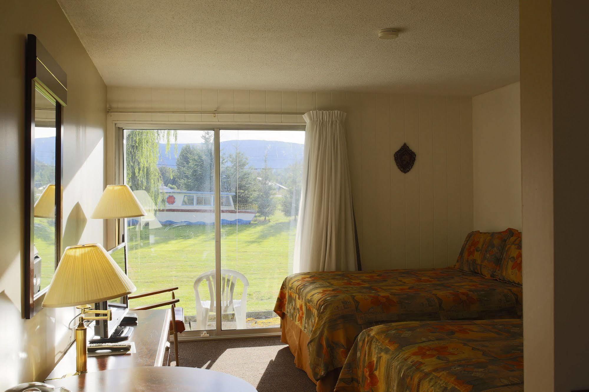 Monashee Motel シカマス エクステリア 写真