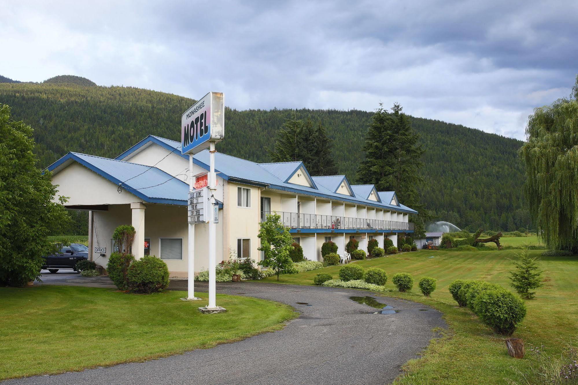 Monashee Motel シカマス エクステリア 写真