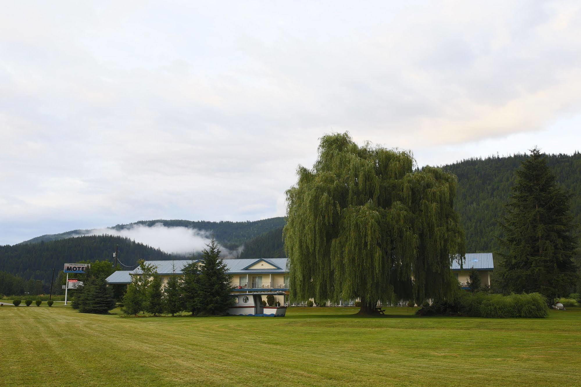 Monashee Motel シカマス エクステリア 写真